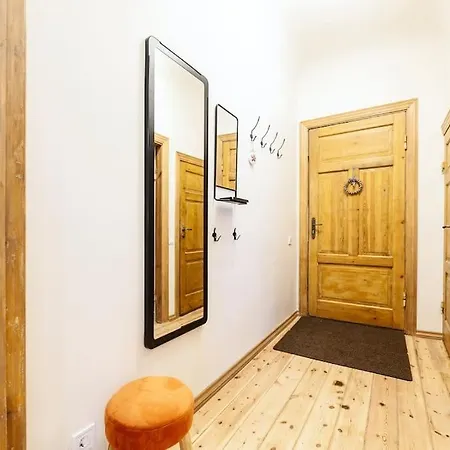 Apartment Homelike Apartment, Center, Free Parking *